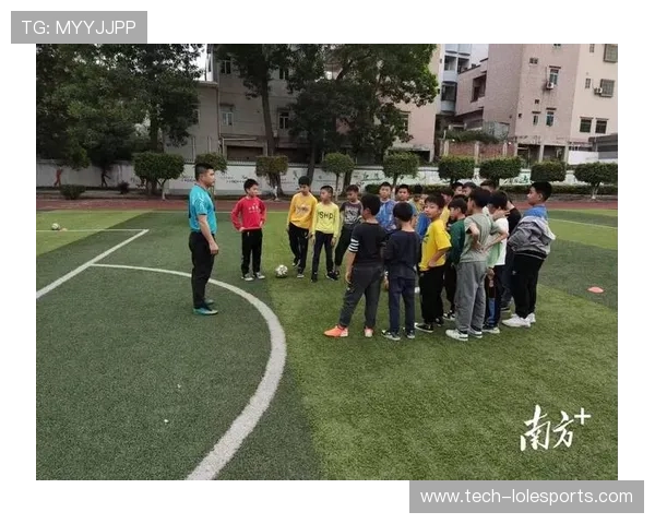 小球星足球培训中心：培养未来足球之星，专业课程助力青少年成长